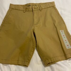 Men’s size 28 Slim Old Navy khaki shorts new with tags